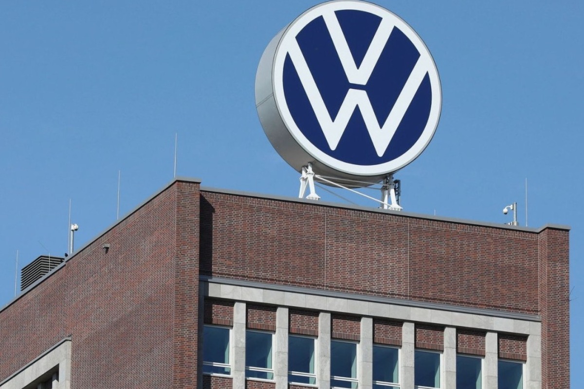 «Σεισμός» στη Volkswagen: Ψαλιδίζει έως και 100.000 θέσεις εργασίας και κλείνει εργοστάσια