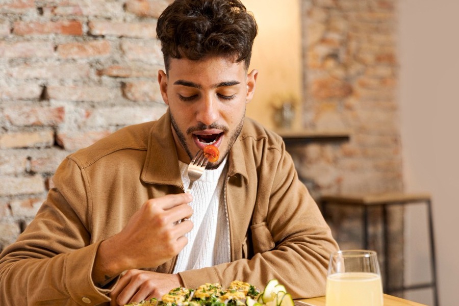 Αυτή η διατροφή κάνει reset στο μυαλό σας: Ξανανιώνει ο εγκέφαλος και ο οργανισμός