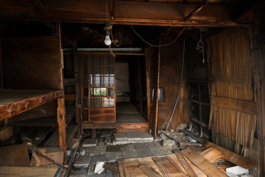 Η ανακαίνιση έφερε στο φως μια παλιά φωτογραφία: «Aυτή είναι η μαμά μου!»