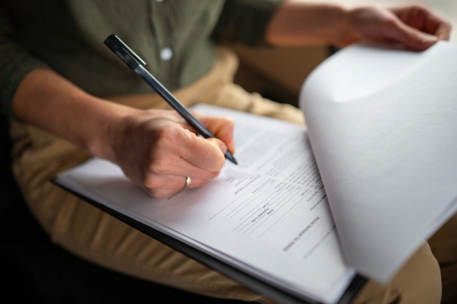 Διάλεξε ποιος θα φύγει: Το ερωτηματολόγιο που σόκαρε την Ιταλία