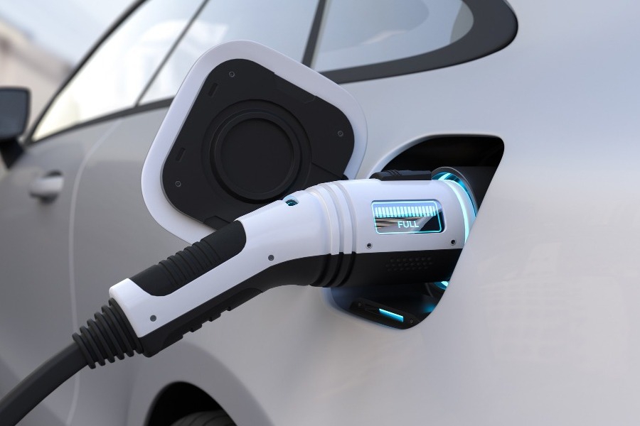 Γιατί οι αυτοκινητοβιομηχανίες κάνουν πίσω στα ηλεκτρικά αυτοκίνητα