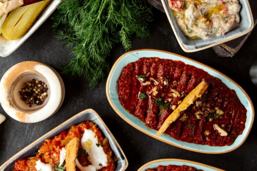 Το πιο φθηνό (και το πιο ακριβό) δείπνο στην Ευρώπη: Πού τρως με 20 ευρώ και πού δίνεις… 100άρι;