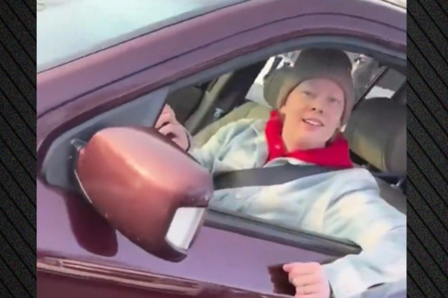 Νέο βίντεο: «Δεν πειράζει, δεν σου έχω θυμώσει» λέει σε πράκτορα της ICE η 37χρονη πριν την πυροβολήσουν