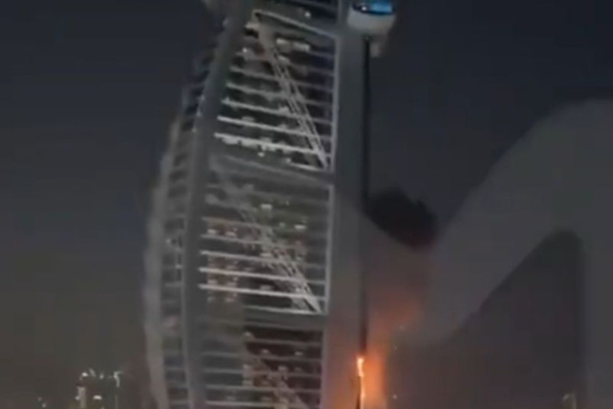Ντουμπάι: Χτυπήθηκε από ιρανικό drone το Burj al Arab ‑ Το πιο εμβληματικό κτήριο στην περιοχή