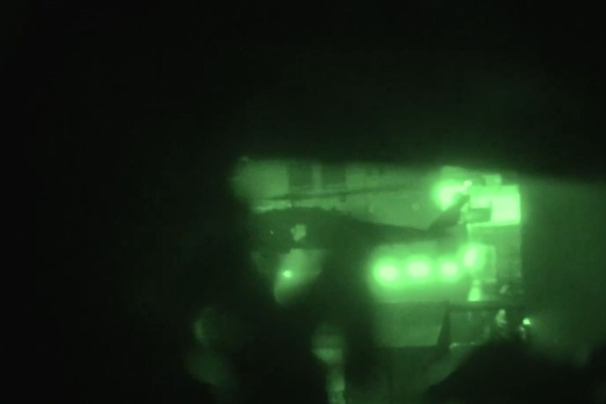 ΗΠΑ: Η στιγμή που Αμερικανοί καταλαμβάνουν πλοίο με ιρανική σημαία ‑ Βίντεο