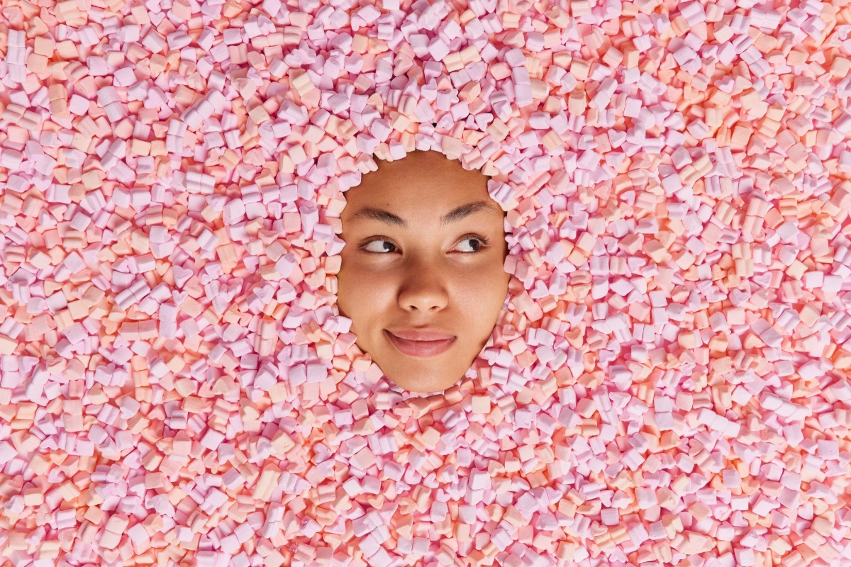 Cortisol face: 5 εργαλεία για να αντιμετωπίσεις άμεσα το πρησμένο πρόσωπο