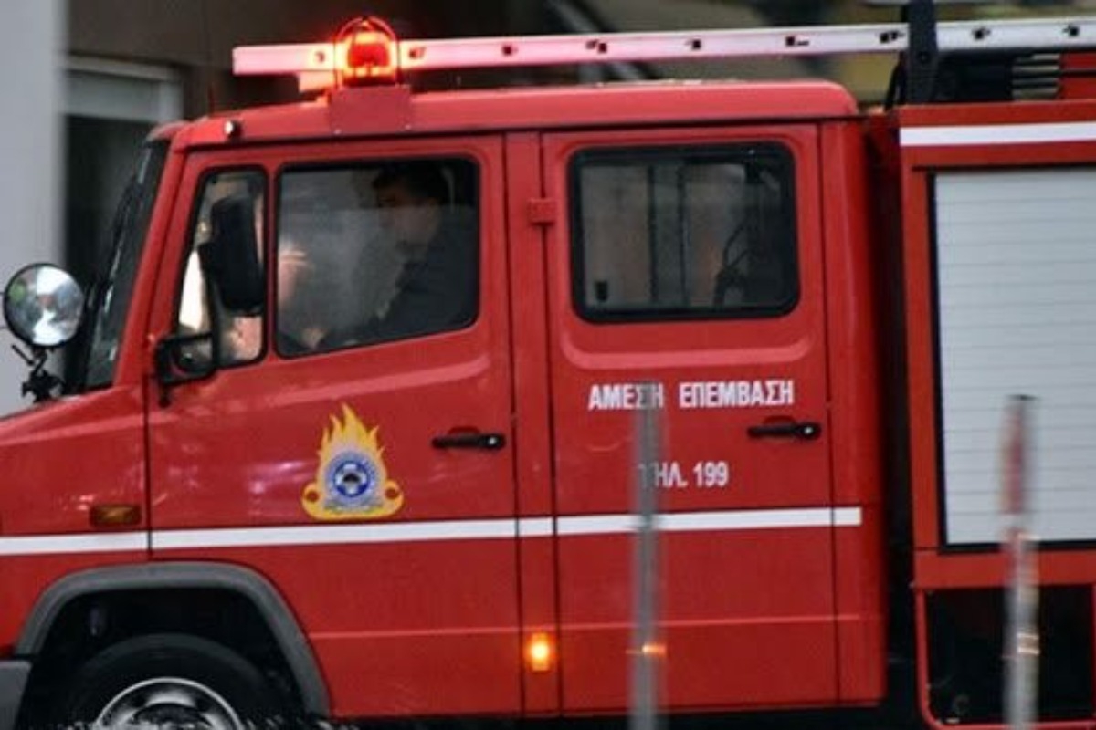 Κακοκαιρία: Κοντέινερ αναποδογύρισε από τους ισχυρούς ανέμους στην Πάτρα