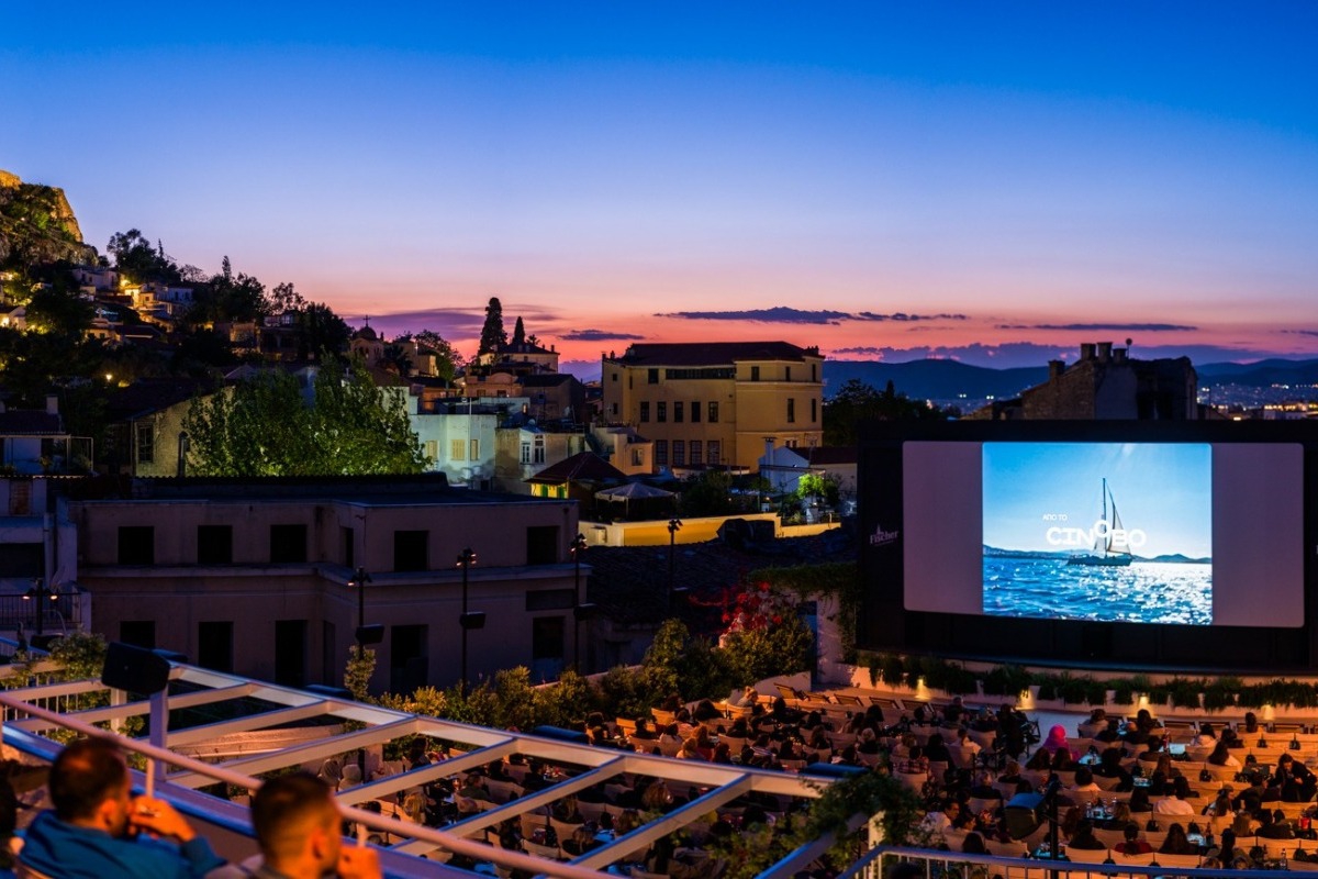 Σινεμά κάτω από τα αστέρια: Το Cine Paris επιστρέφει με θέα που δεν συγκρίνεται
