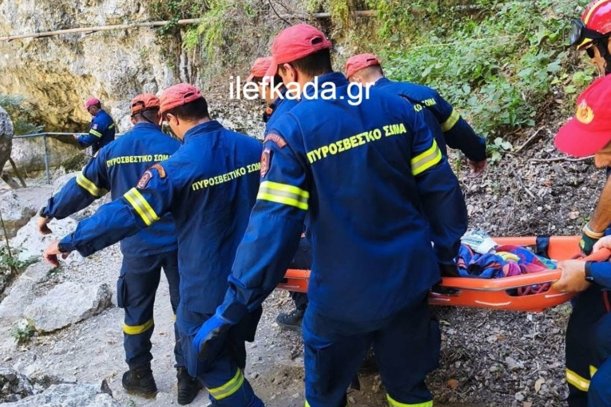 Λευκάδα: Μάχη για τη ζωή της δίνει 50χρονη ‑ Αποκολλήθηκε βράχος και έπεσε στο κεφάλι της
