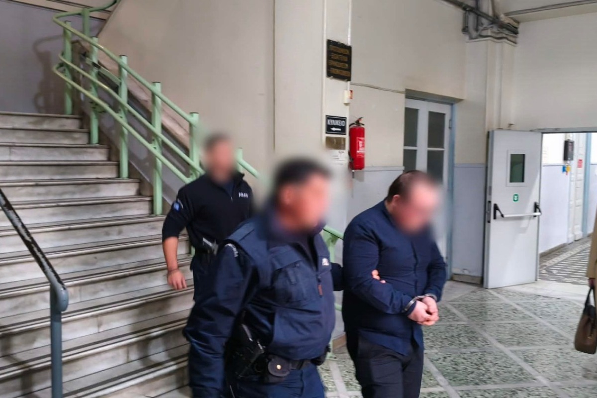 Ισόβια στον 22χρονο μητροκτόνο της Λάρισας – Καμία αντίδραση στο άκουσμα της απόφασης