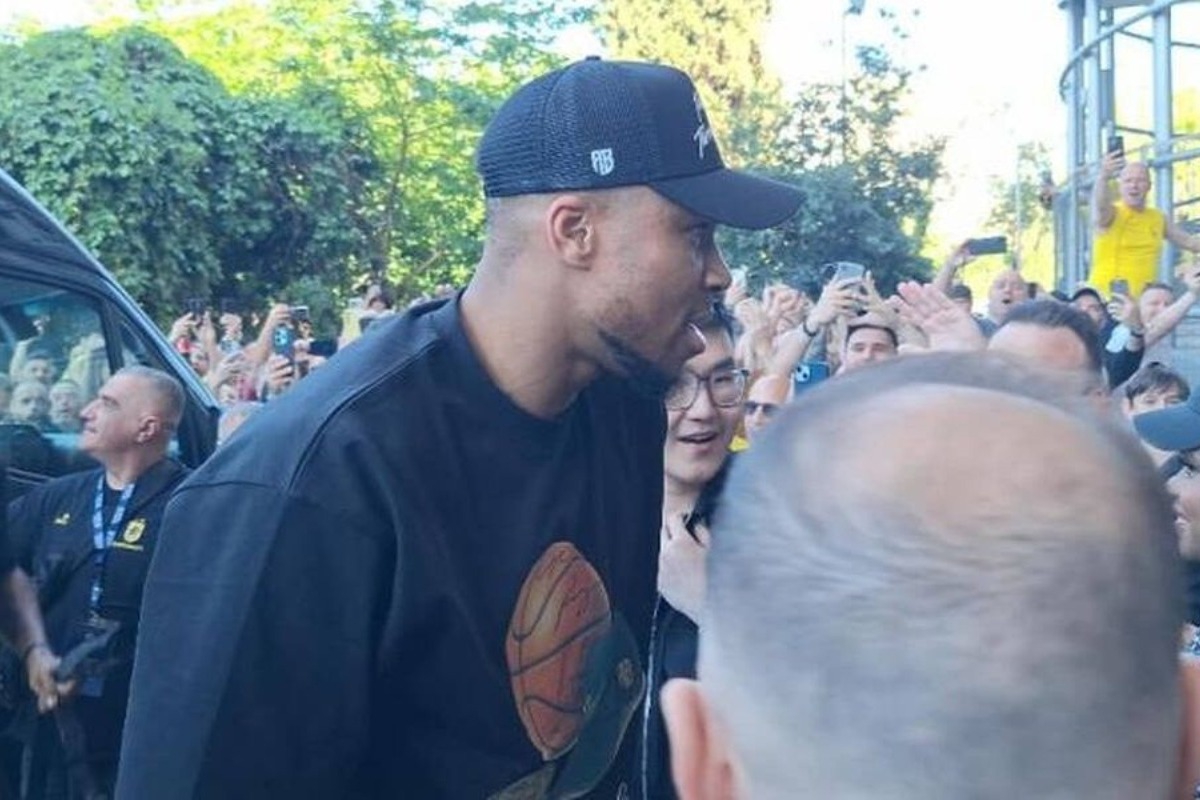 Αρης Betsson: Χαμός στην άφιξη Αντετοκούνμπο – Σιάο στο Αλεξάνδρειο