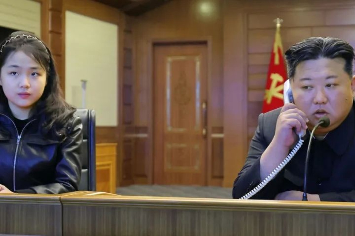 Κιμ Γιονγκ Ουν: Επέβλεψε δοκιμαστική εκτόξευση πυραύλων cruise από αντιτορπιλικό ‑ Βίντεο