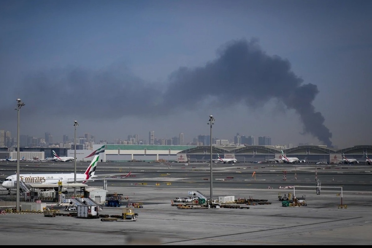 Drones έπεσαν κοντά στο αεροδρόμιο του Ντουμπάι, 4 τραυματίες