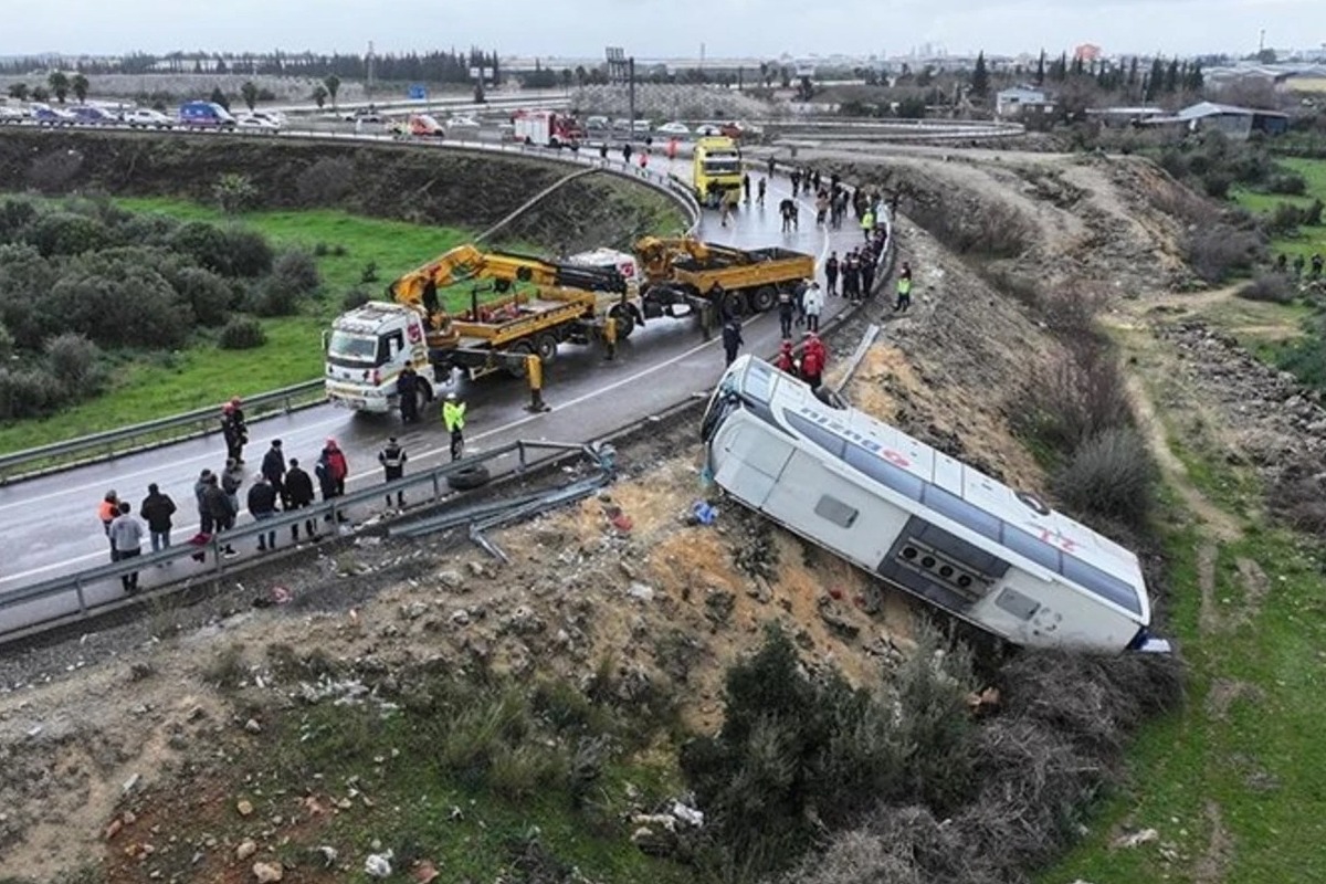 Μαύρη μέρα στην Αττάλεια: 16 νεκροί σε δύο σοκαριστικά τροχαία με διαφορά λίγης ώρας