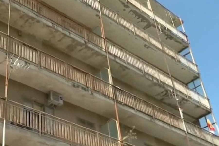 Τραγωδία στην Ιταλία: 46χρονη έπεσε από το μπαλκόνι με τα τρία παιδιά της