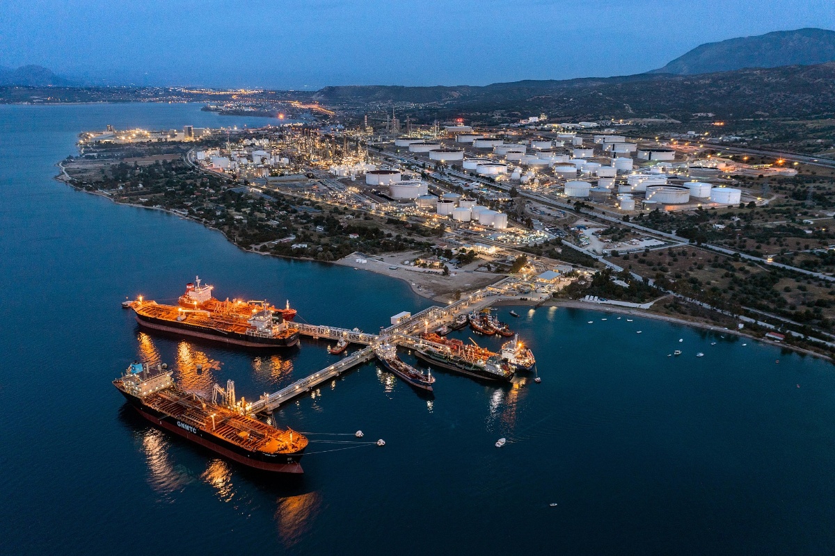 Έκρηξη στη Motor Oil στους Αγίους Θεοδώρους: Τραυματίστηκαν δύο εργαζόμενοι