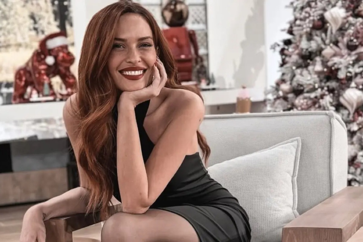 Σίσσυ Χρηστίδου: Της έκανε ποδαρικό ο Παύλος Σταματόπουλος και της έσπασε 1,5 κιλό ρόδι στην πόρτα