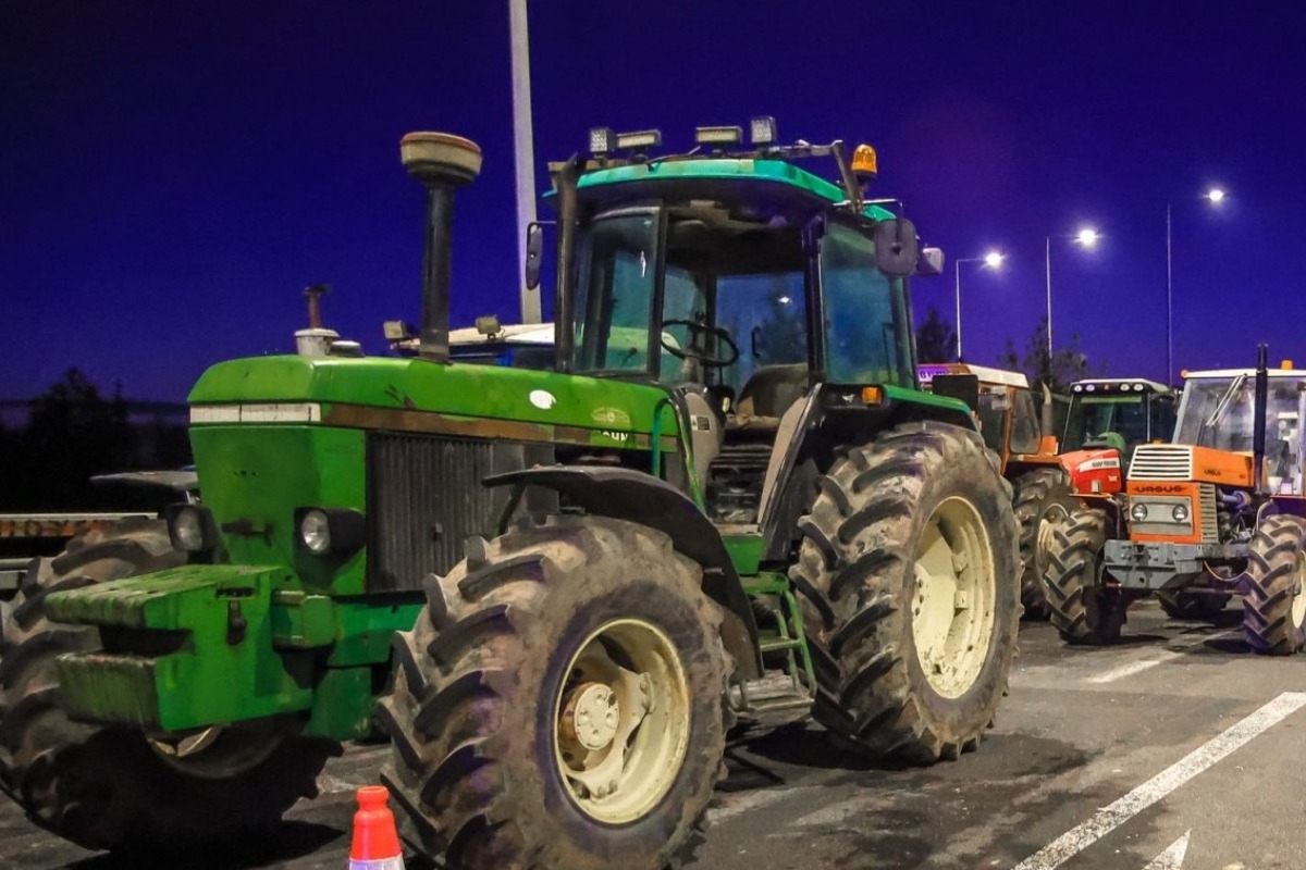 Αγρότες: Αιφνιδιαστική κινητοποίηση στο κέντρο της πόλης ‑ Βίντεο