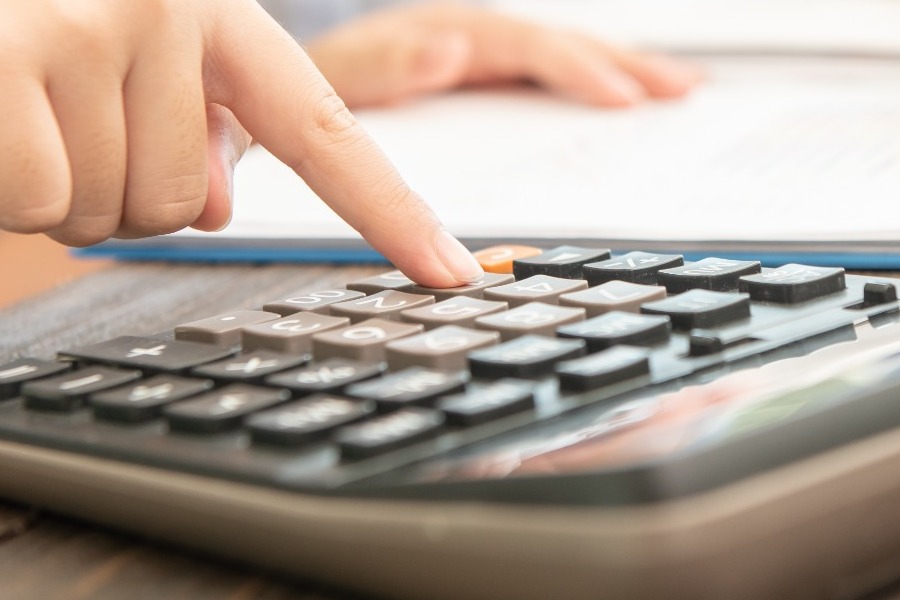 Κούρεμα προστίμων έως 50% για όσους κλείνουν γρήγορα τις φορολογικές υποθέσεις