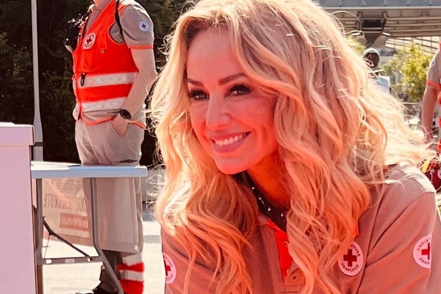 Αλλος άνθρωπος: Η Αντριάνα Σκλεναρίκοβα έκοψε αγορέ τα μαλλιά της