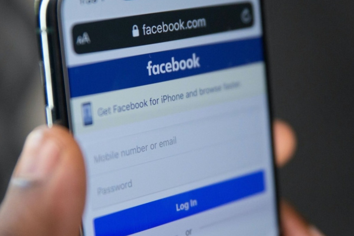 «Έπεσαν» Facebook και Messenger ‑ Προβλήματα και στο Instagram