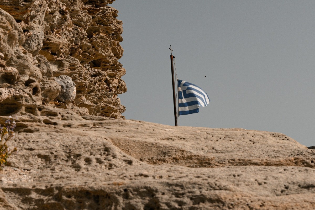 Το νησί που «κλέβει» την καρδιά της Ευρώπης: Είναι δίπλα στην Αθήνα, ιδανικό για ταξίδια εκτός σεζόν