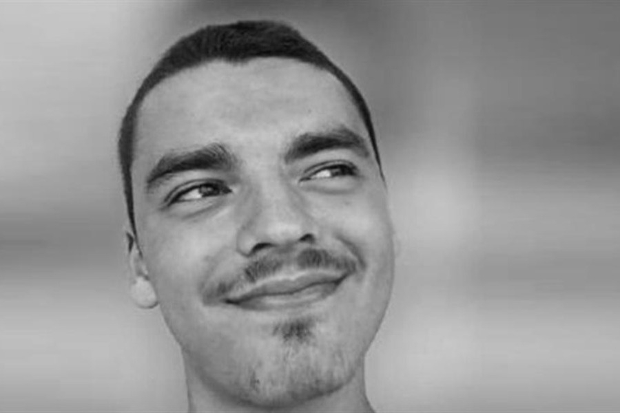 Θεσσαλονίκη: Τελετή μνήμης για τον Αλκη Καμπανό – 19 κεριά στο σημείο της δολοφονίας του