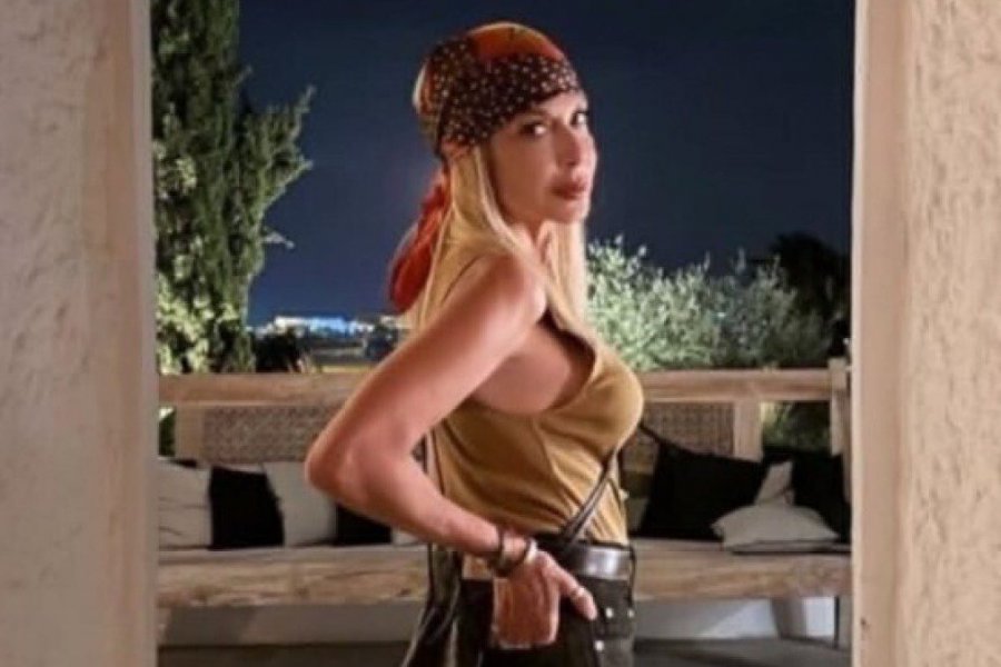 Αννα Βίσση: Την αναγνώρισαν στο σκάφος του Κούστα στο Αμάλφι ‑ Δείτε πώς αντέδρασε