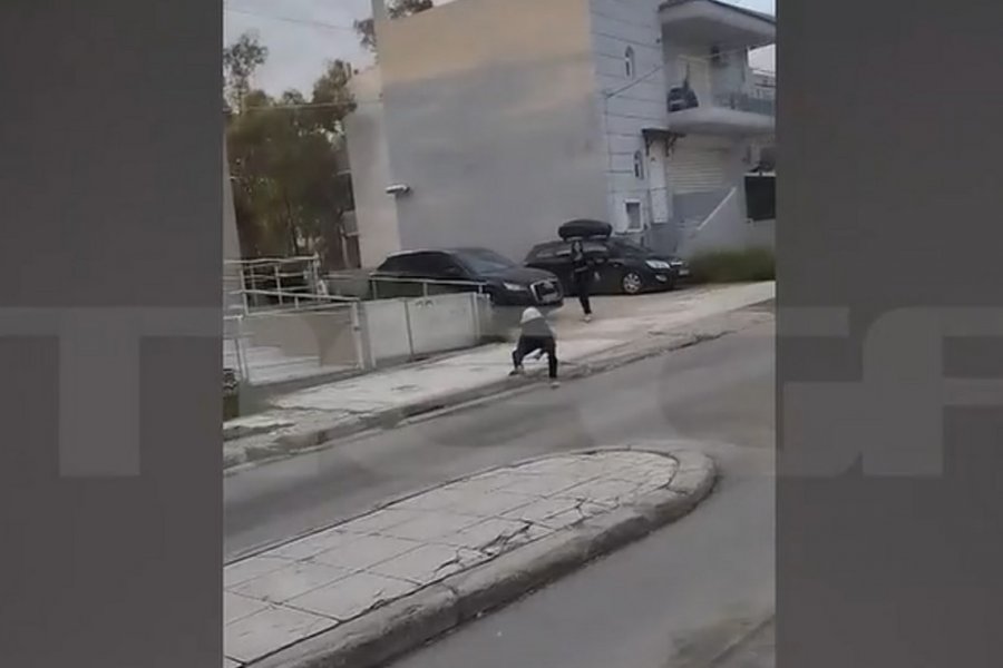 Ανω Λιόσια: Ανήλικοι πετούν πέτρες σε λεωφορείο και επιβάτες ‑ Το βίντεο της επίθεσης