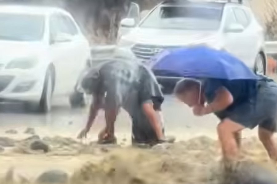 Απίστευτες εικόνες στο Λασίθι: Η βροχή «έκοψε» δρόμους και προκάλεσε κατολισθήσεις ‑ Βίντεο
