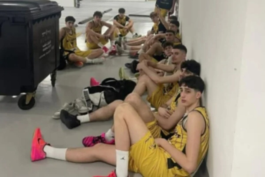 Αρης: Παραμένει εγκλωβισμένη στο Αμπου Ντάμπι η ομάδα μπάσκετ Κ‑18