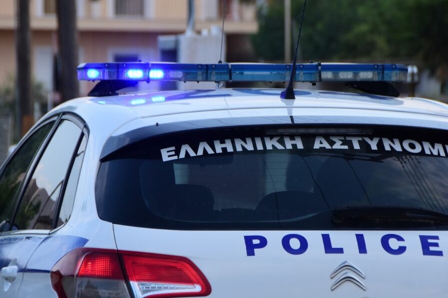 Σοκ στο κέντρο του Βόλου – Ανδρας κυκλοφορούσε γυμνός στους δρόμους