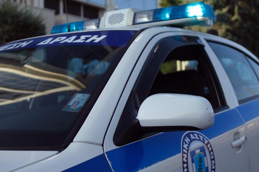 Φθιώτιδα – Συναγερμός στην Κάτω Τιθορέα: Ένοπλη ληστεία με καλάσνικοφ σε τράπεζα