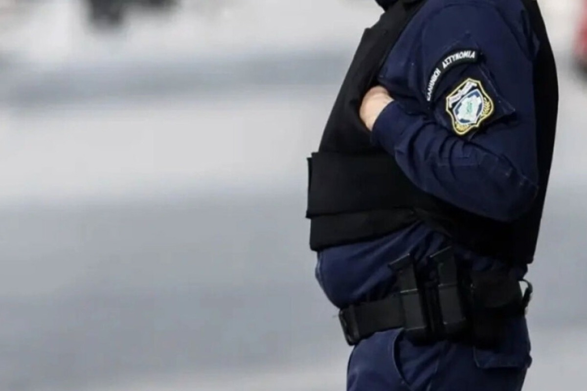 Η εισαγγελέας ζήτα την ενοχή του αστυνομικού της Βουλής και της πρώην συζύγου του για την κακοποίηση των παιδιών τους