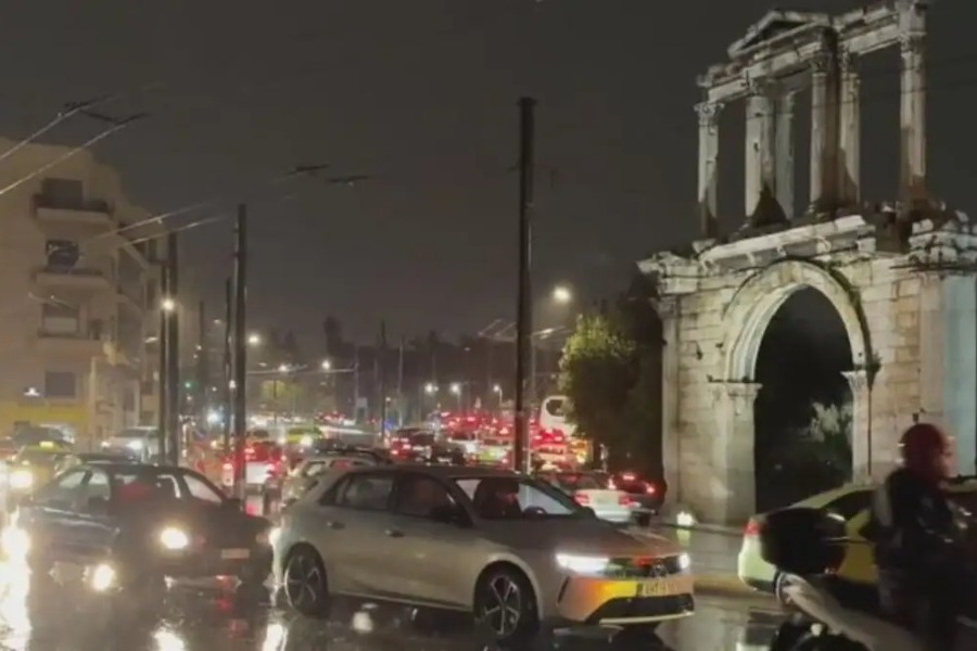 Κακοκαιρία: Ξεκίνησε η μπόρα στην Αττική