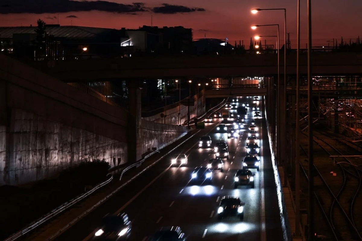 Κυκλοφοριακές ρυθμίσεις στην Αττική Οδό λόγω εργασιών, κλειστό το ρεύμα προς Αεροδρόμιο από την Ελευσίνα έως το Αιγάλεω