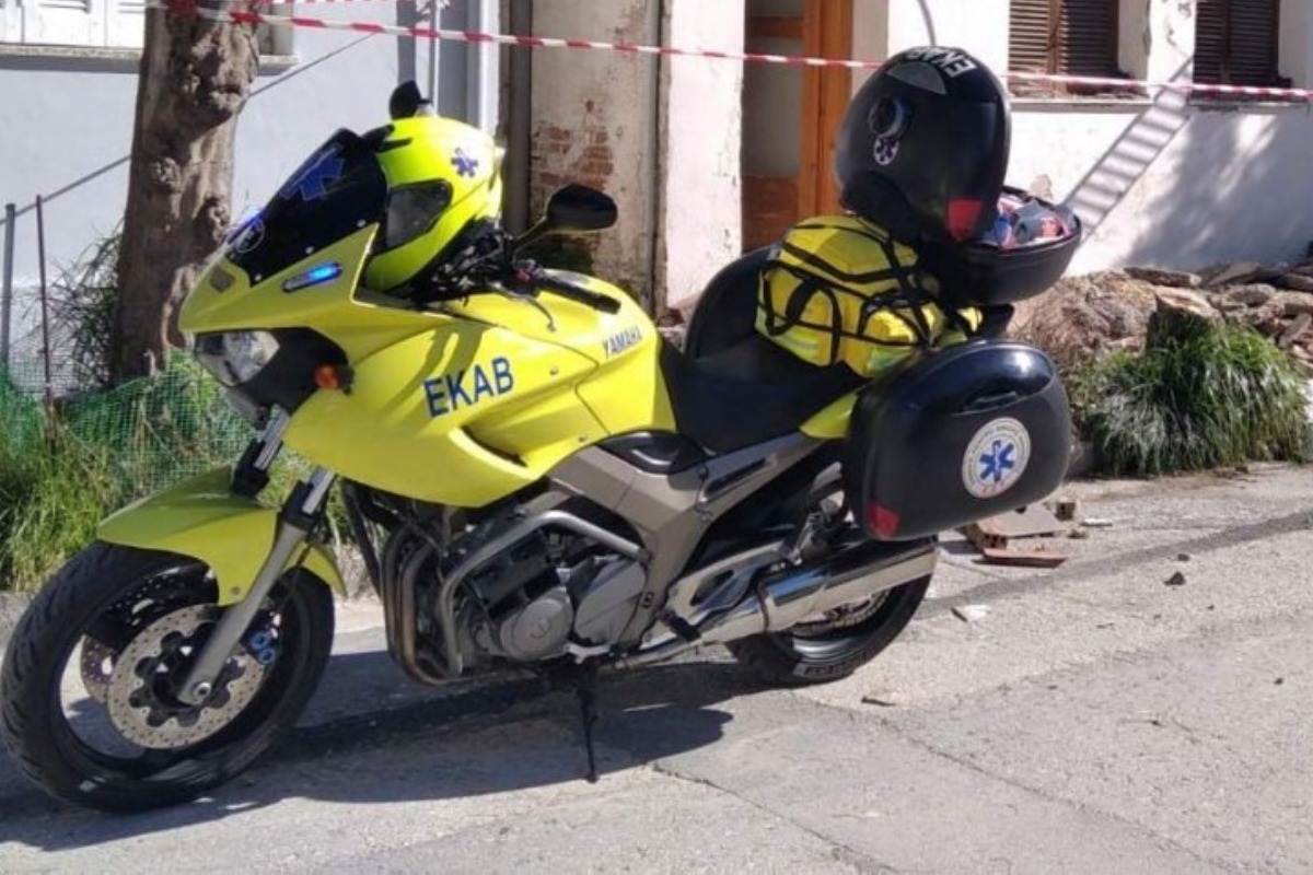 Βόλος: Πήγε να κατέβει από τον όροφο στο ισόγειο και κατέρρευσε όλο το μπαλκόνι