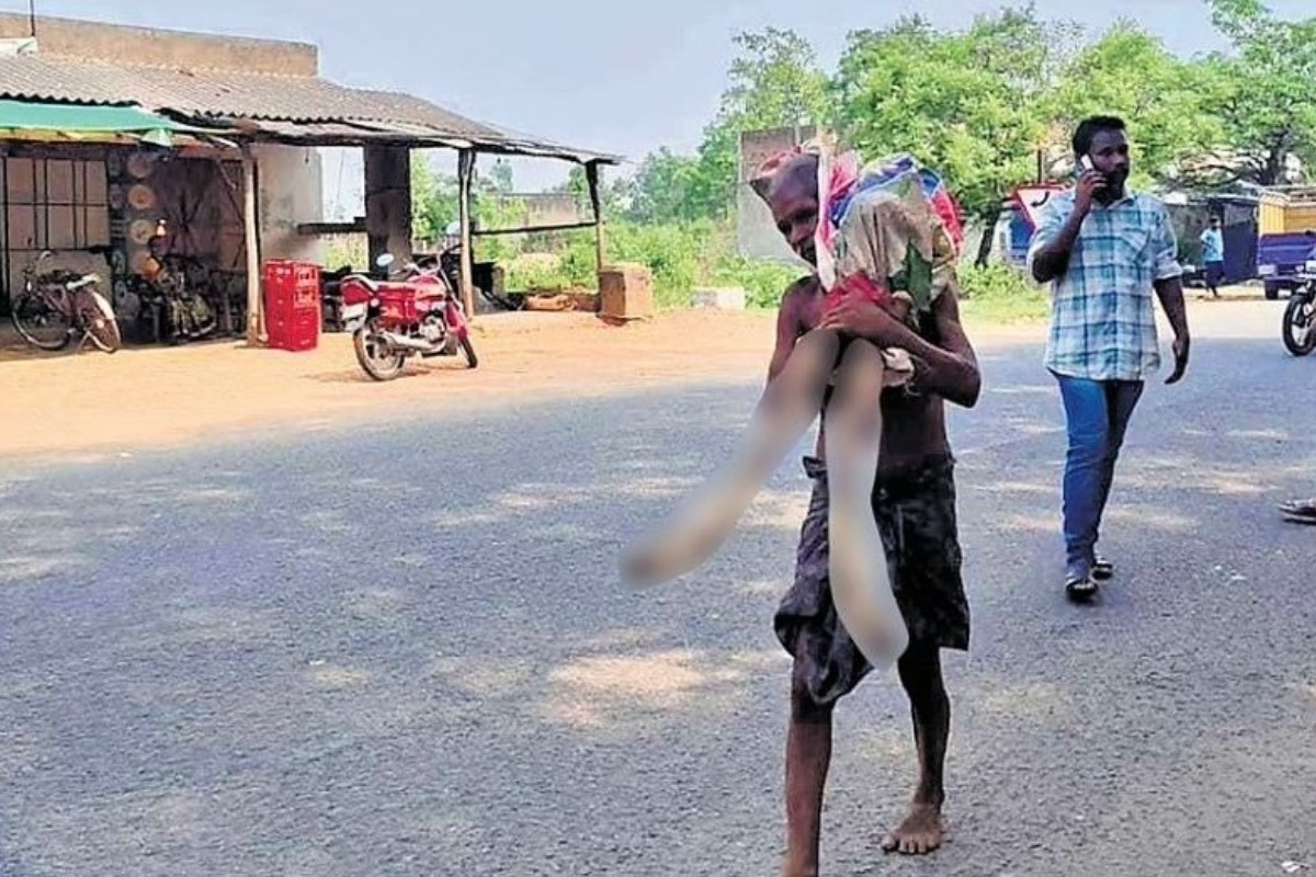 Απόδειξη θανάτου: Ξέθαψε την αδερφή του και πήγε με τον σκελετό της στην τράπεζα για ανάληψη