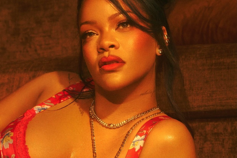 «Φωτιά» η Ριάνα: Οι νέες φωτογραφίες που προκαλούν φρενίτιδα στα social media