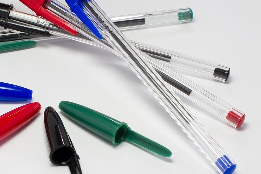 Γιατί όλα τα στυλό BIC έχουν μια μικροσκοπική τρύπα στο περίβλημά τους;