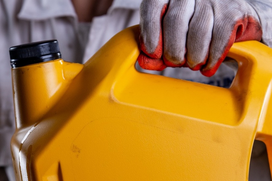 Καύσιμα: Στα 2 ευρώ ήδη η βενζίνη – Τι φταίει τελικά για τις αυξήσεις