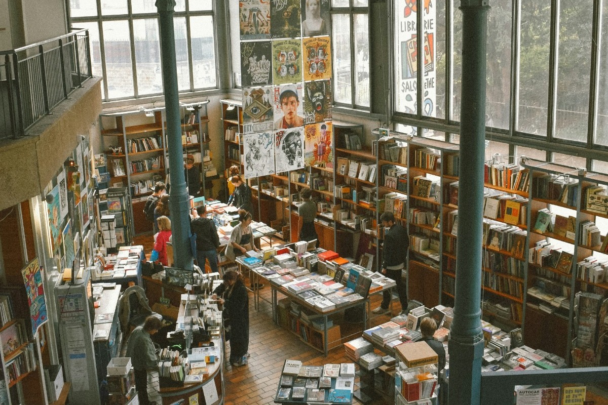 6 ταινίες με βιβλιοπωλεία που θα σε κάνουν να ακυρώσεις τα σχέδιά σου αυτό το ΣΚ