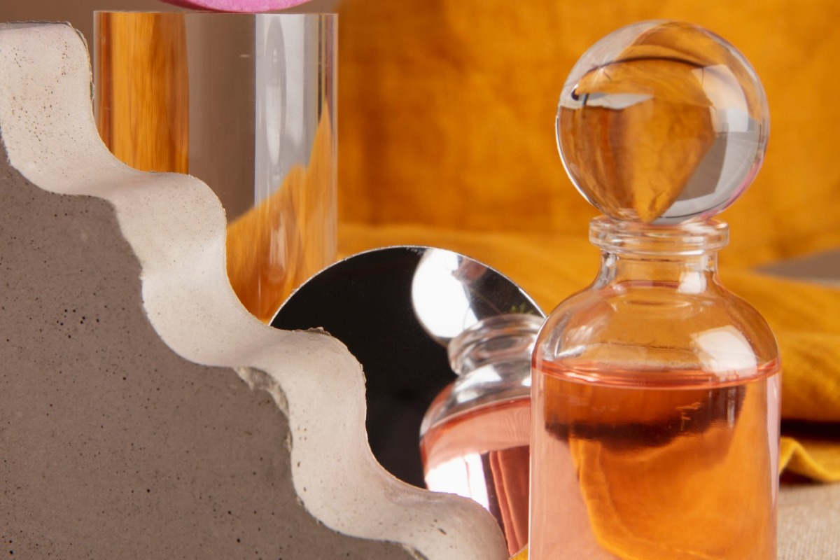 Τα πιο θρυλικά και οικονομικά αρώματα των 90s που όλες αγαπήσαμε, είναι εδώ