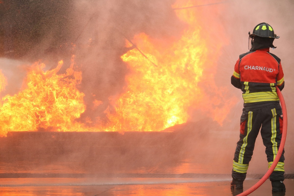 Πανεπιστημιούπολη: Έκαψαν αυτοκίνητο πραγματογνώμονα της τραγωδίας των Τεμπών