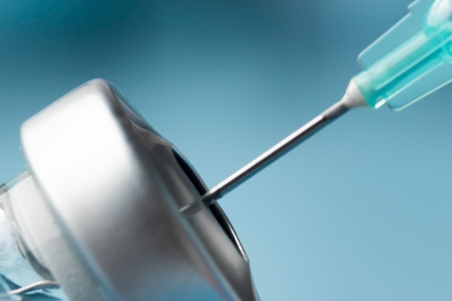 Παππούς έκανε 11 εμβόλια για τον Covid: Τον τσάκωσαν στο 12ο!