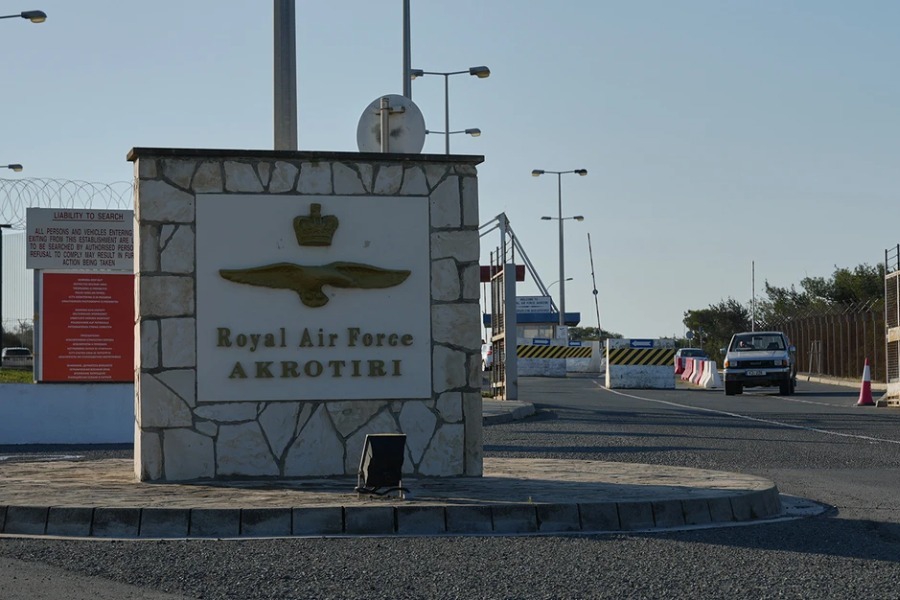 Κύπρος: Ήχησαν ξανά οι σειρήνες στο Ακρωτήρι ‑ Συναγερμός και στο αεροδρόμιο Πάφου