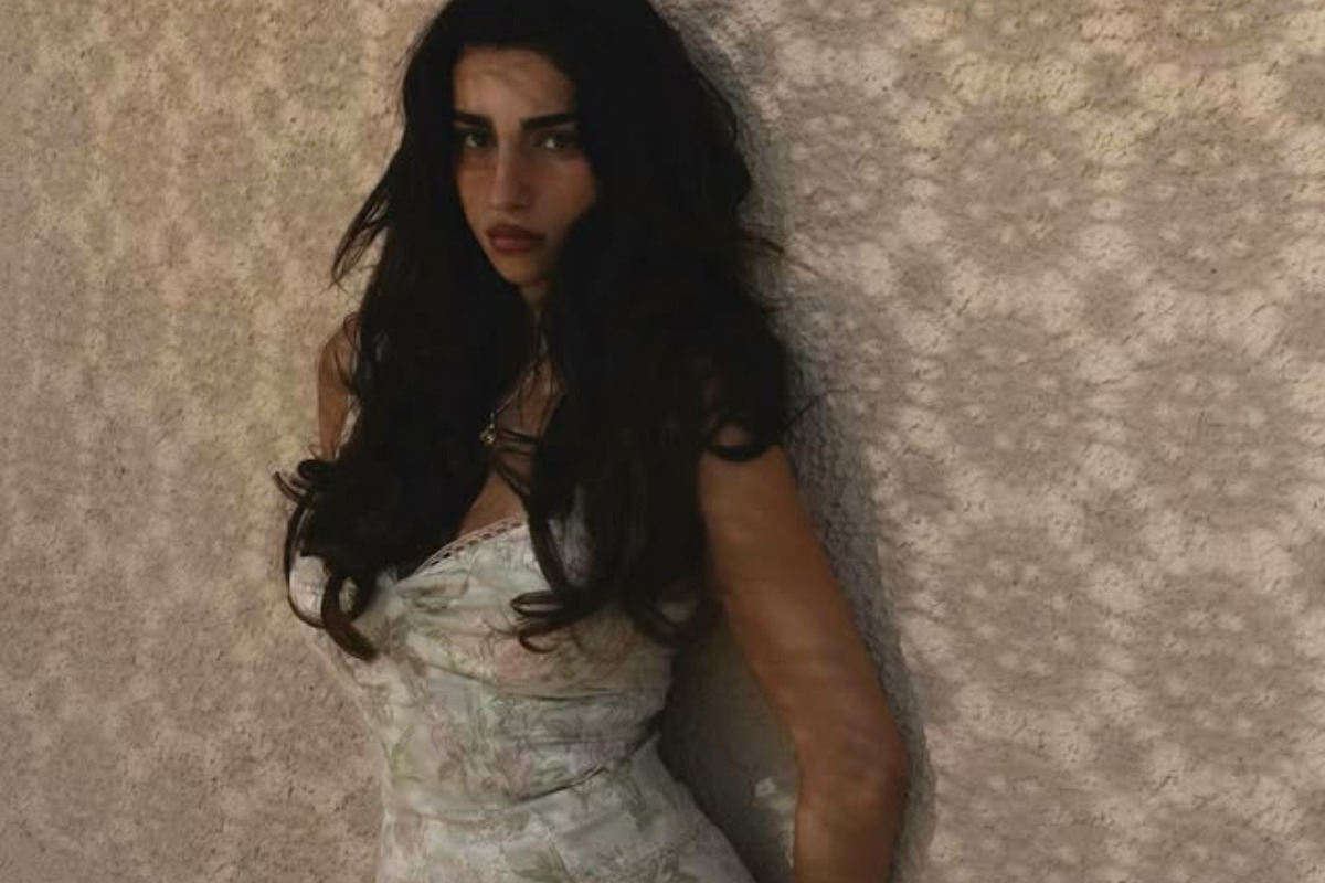H... Ελληνίδα Dua Lipa: Αυτό το καλοκαίρι όλο το ΤikTok έχει τη φωνή της Danae