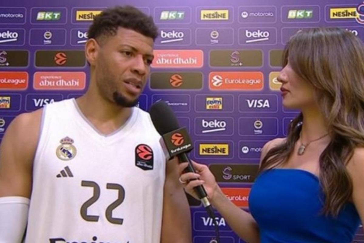 Ο ευρηματικός τρόπος της Τουρκάλας ρεπόρτερ Ντενίζ Ακσόι για να φτάσει στο ύψος τον Ταβάρες της Ρεάλ