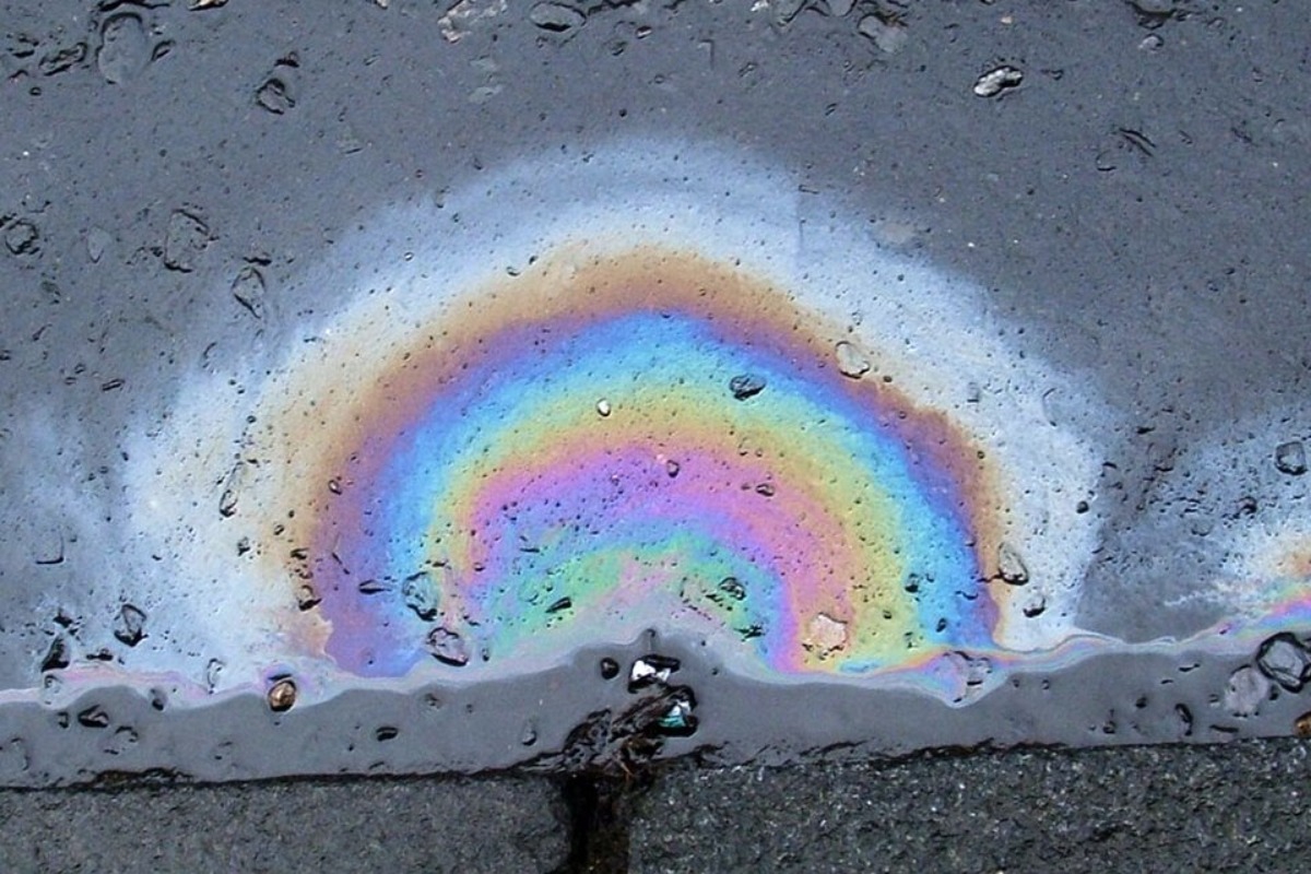 Γιατί το 2026 η ανθρωπότητα παραμένει όμηρος του πετρελαίου;