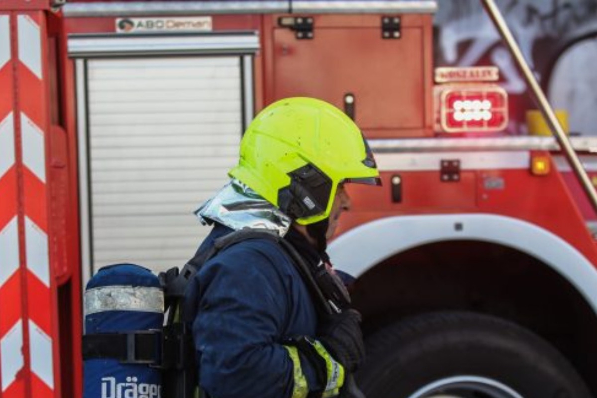 Φωτιά στο Ωραιόκαστρο: Ήχησε το 112, έκτακτη ανακοίνωση του δήμου ‑ «Κλείστε πόρτες και παράθυρα»